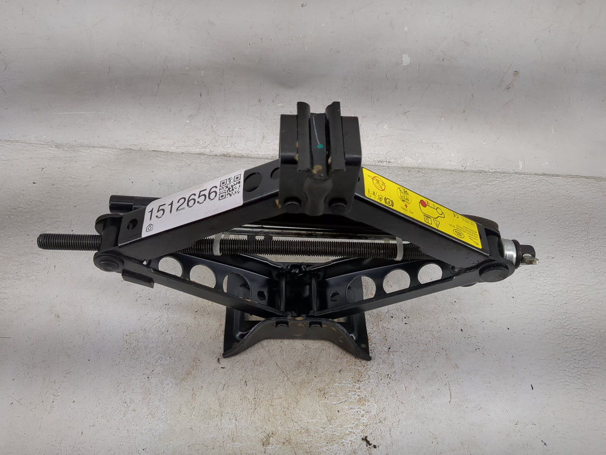 2019 Land Rover Discovery Sport Spare Scissor Car Jack Black - Oemusedautoparts1.com