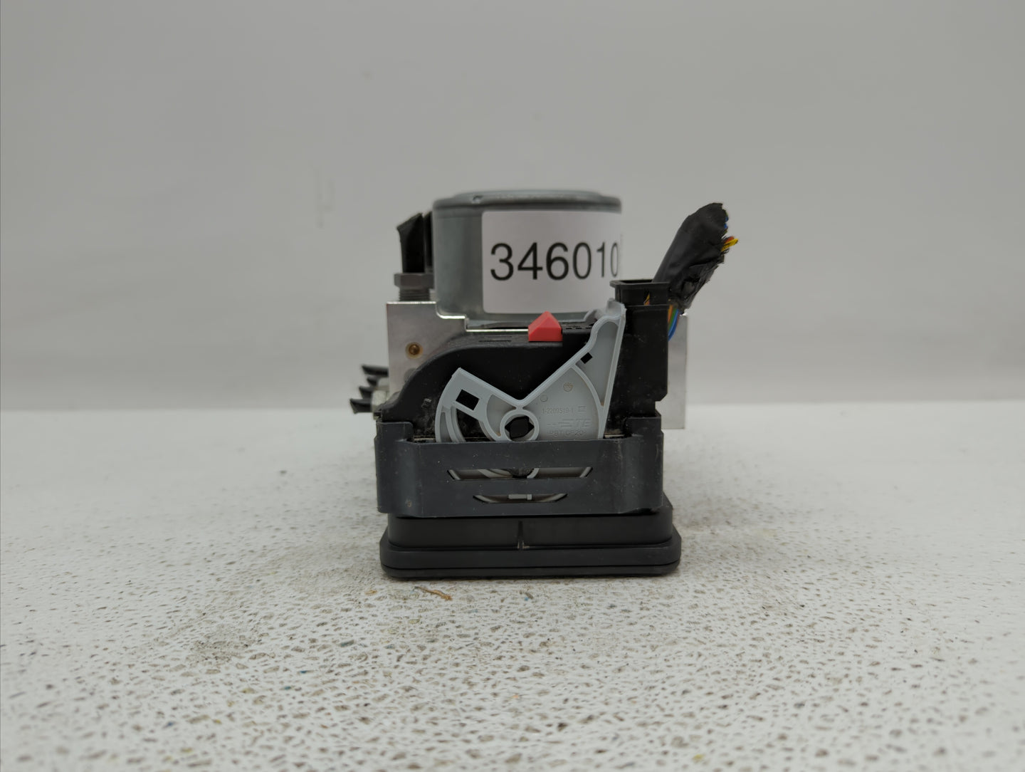 2019 Land Rover Discovery Sport ABS Pump Control Module Replacement Fits OEM Used Auto Parts - Oemusedautoparts1.com