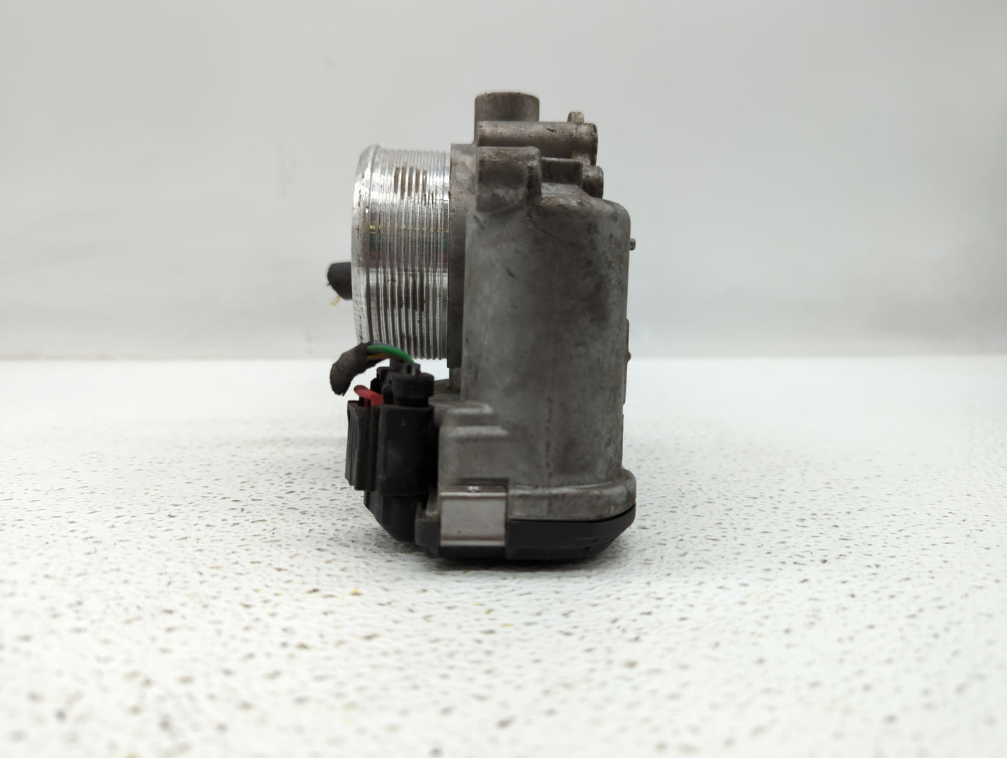 2019 Land Rover Discovery Sport Throttle Body Fits Fits 2018 OEM Used Auto Parts - Oemusedautoparts1.com