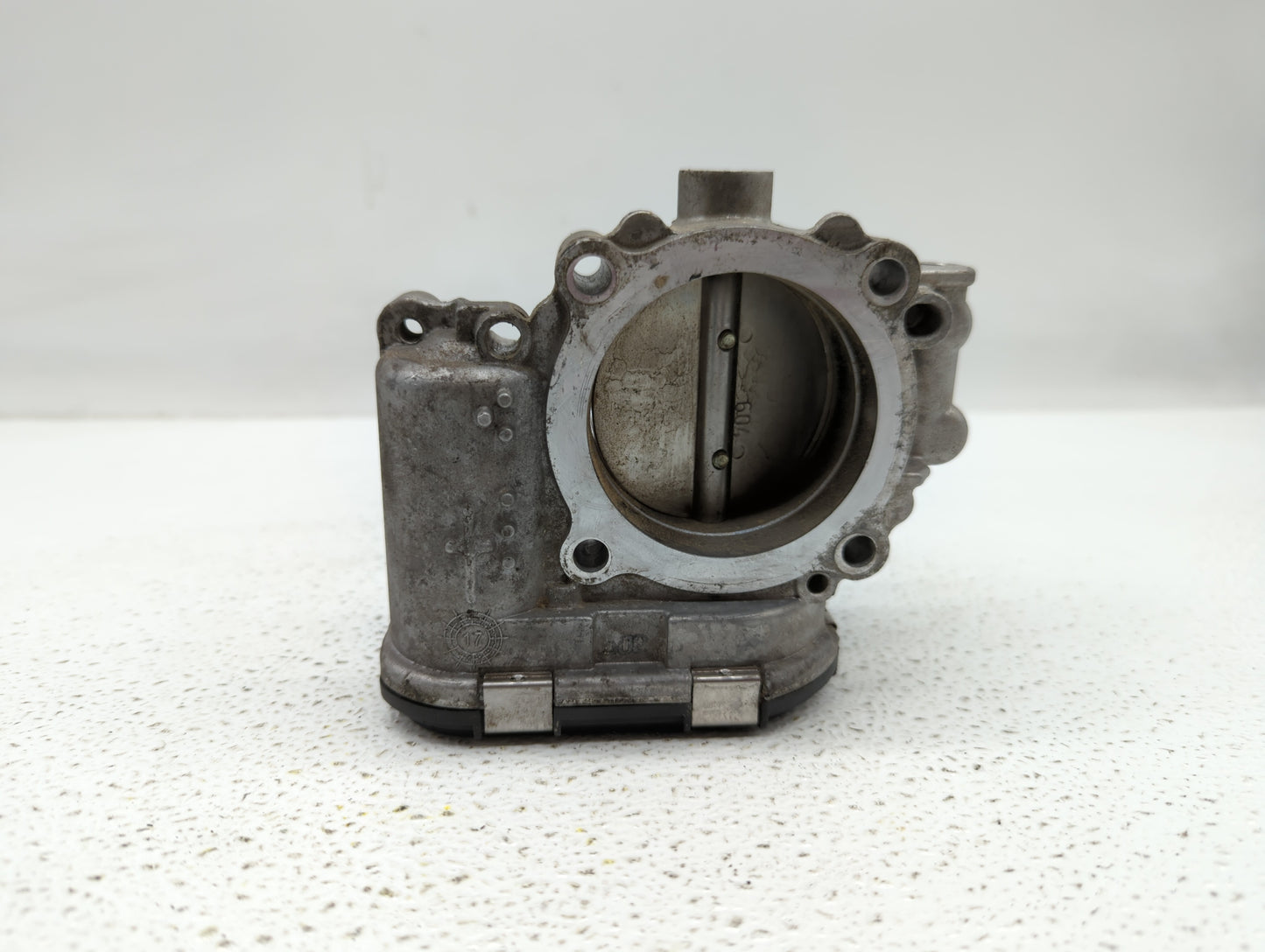 2019 Land Rover Discovery Sport Throttle Body Fits Fits 2018 OEM Used Auto Parts - Oemusedautoparts1.com