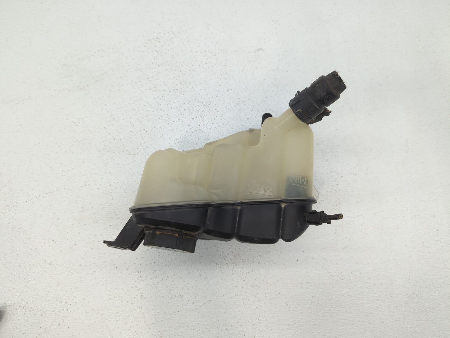 Discovery Sport Radiator Coolant Overflow Expansion Tank Bottle - Oemusedautoparts1.com