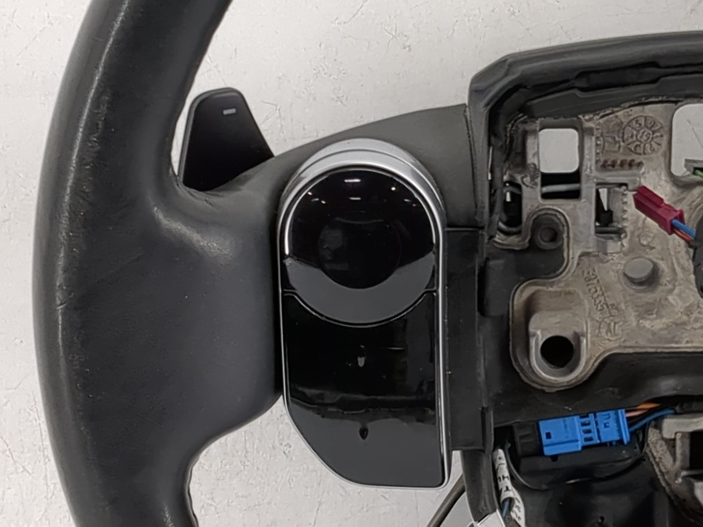 2019 Land Rover Range Rover Steering Wheel Oem Black - Oemusedautoparts1.com