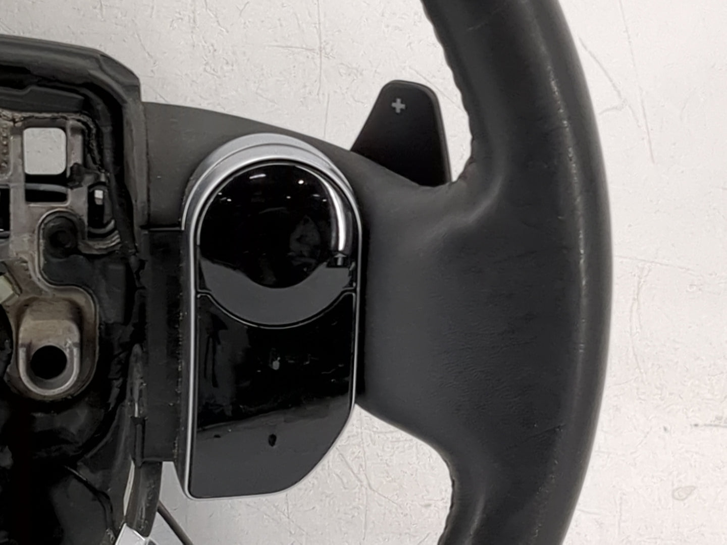2019 Land Rover Range Rover Steering Wheel Oem Black - Oemusedautoparts1.com