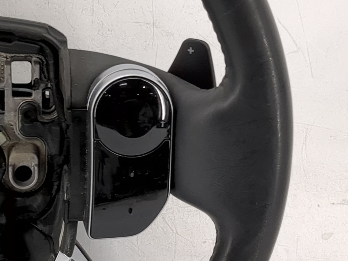 2019 Land Rover Range Rover Steering Wheel Oem Black - Oemusedautoparts1.com