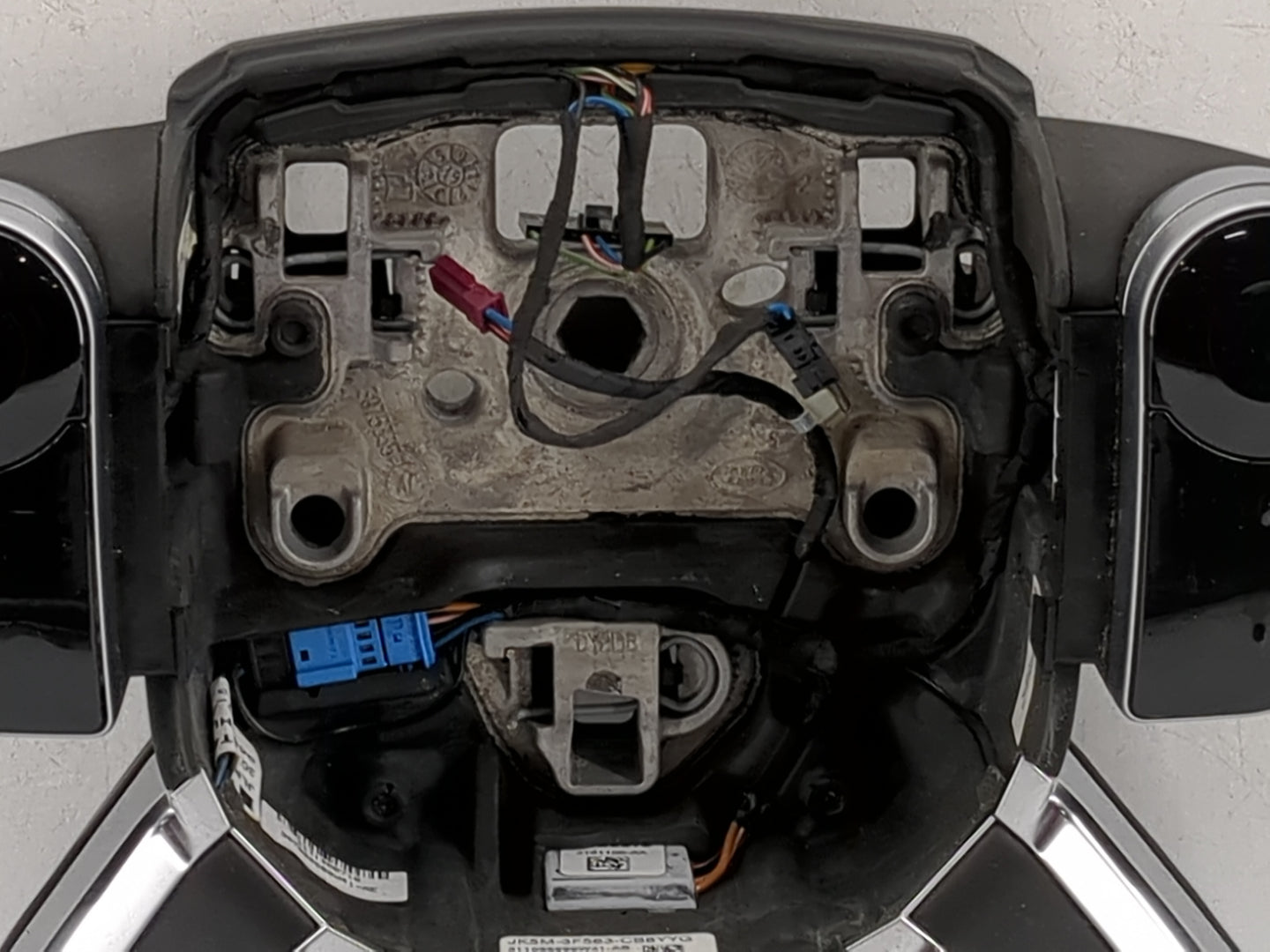 2019 Land Rover Range Rover Steering Wheel Oem Black - Oemusedautoparts1.com