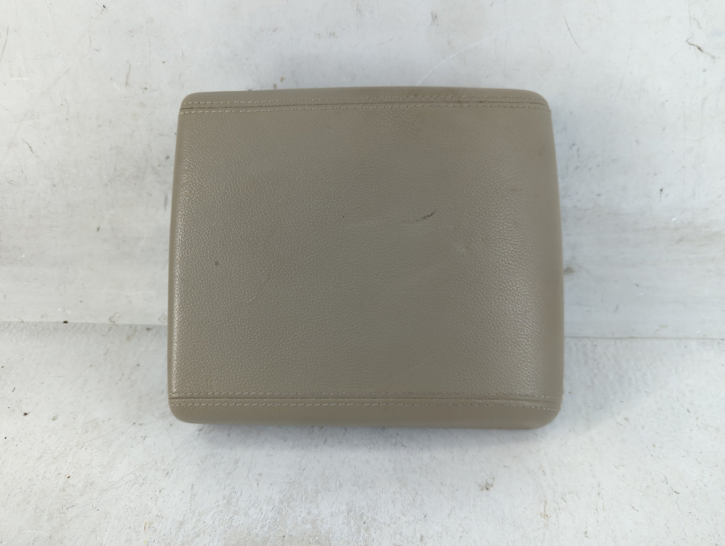 2019 Land Rover Range Rover Evoque Center Console Armrest Cover Lid Fits OEM Used Auto Parts - Oemusedautoparts1.com