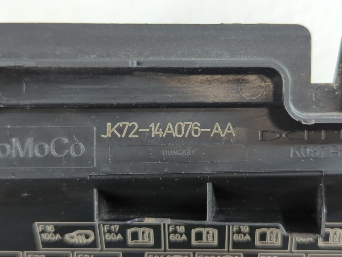 2018-2019 Land Rover Range Rover Evoque Fusebox Fuse Box Panel Relay Module P/N:JK72-14A076-AA Fits Fits 2018 2019 OEM Used 