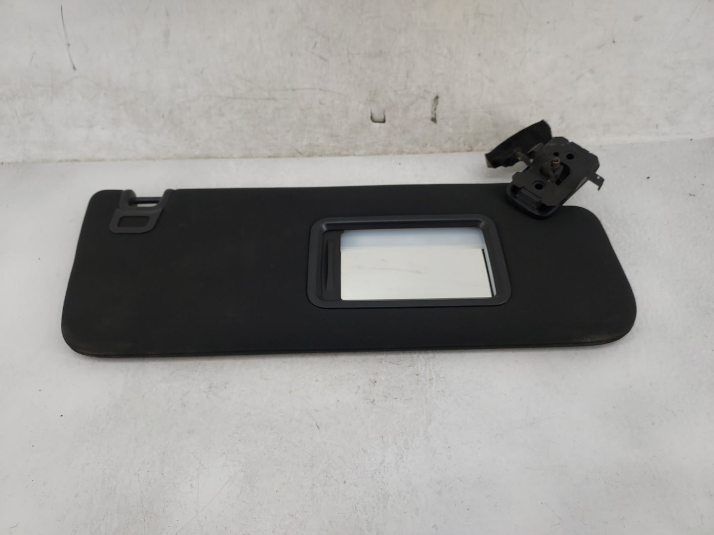 2019 Land Rover Range Rover Sport Sun Visor Shade Replacement Passenger Right Mirror Fits OEM Used Auto Parts - Oemusedautop