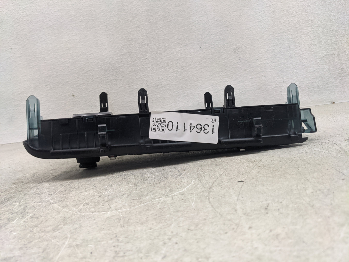 2019-2019 Lexus Es300h Radio Control Panel - Oemusedautoparts1.com