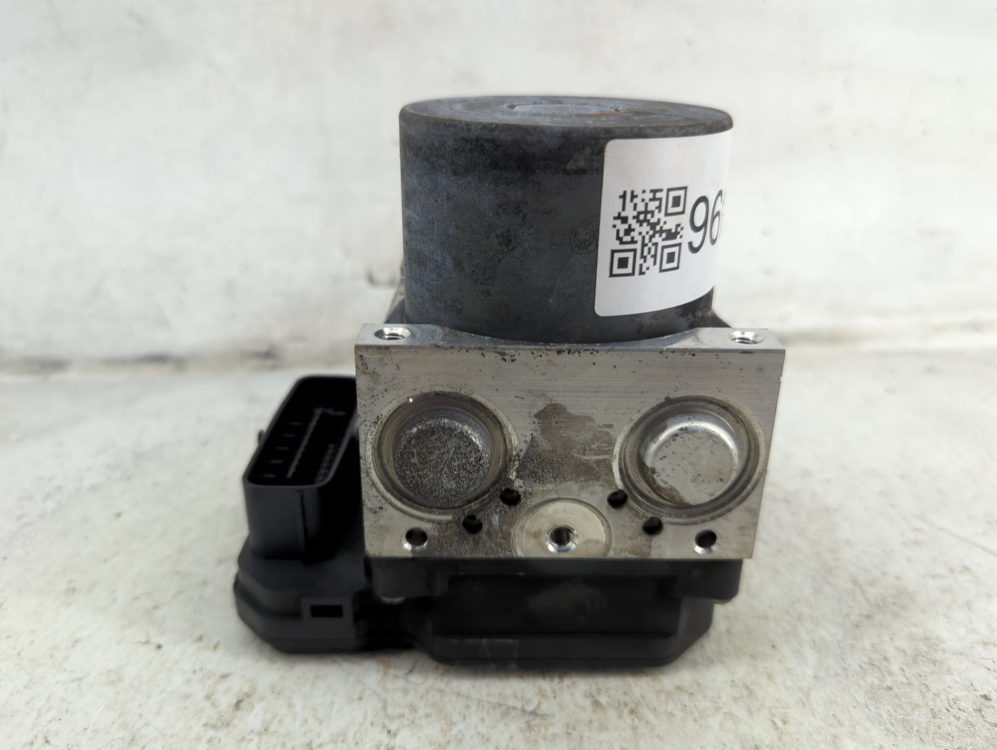 2018-2019 Lexus Is300 ABS Pump Control Module Replacement Fits Fits 2018 2019 OEM Used Auto Parts - Oemusedautoparts1.com
