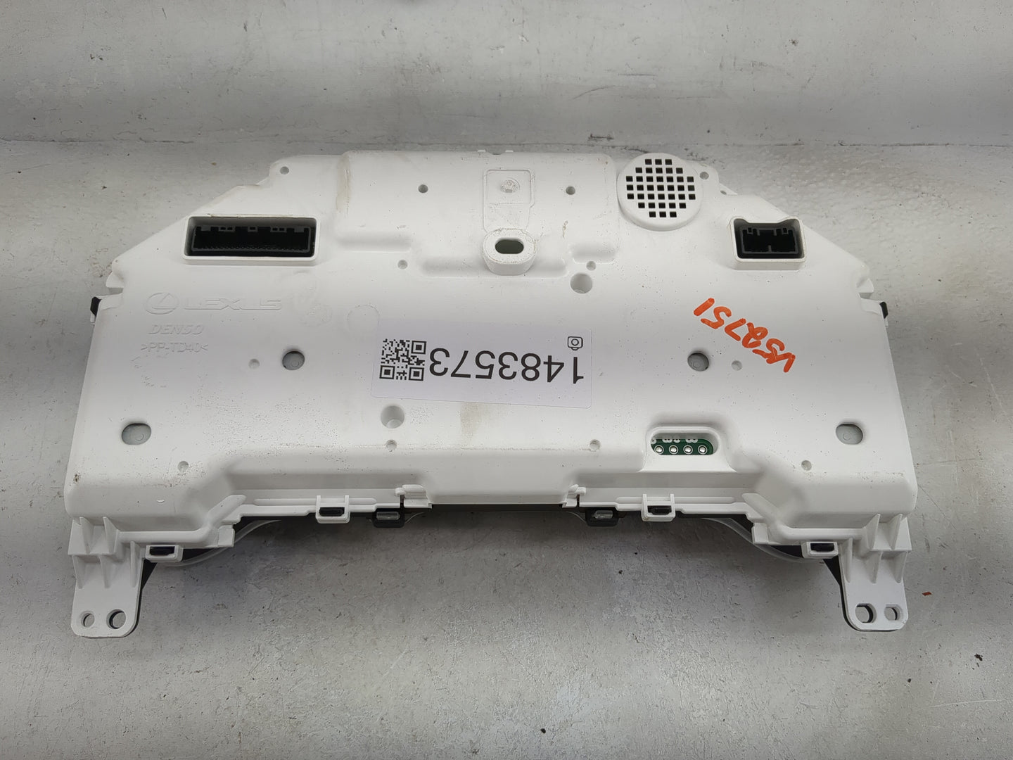 2018-2019 Lexus Rx350 Instrument Cluster Speedometer Gauges P/N:83800-0EB30-00 TN257550-2872 Miles: Fits Fits 2018 2019 OEM 