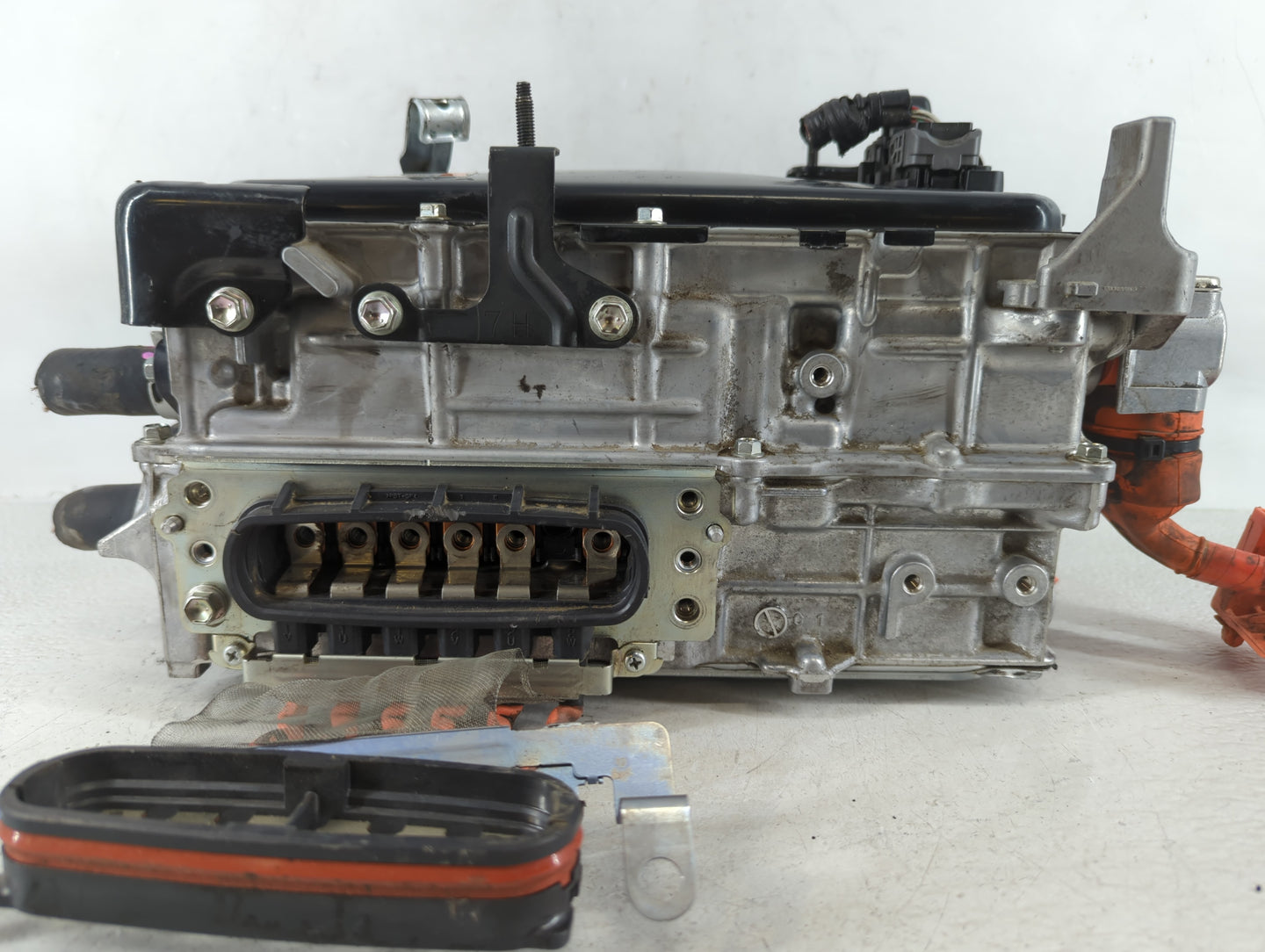 2019 Lexus Ux250h Hybrid DC Synergy Drive Power Inverter P/N:G9200-76020 Fits OEM Used Auto Parts - Oemusedautoparts1.com