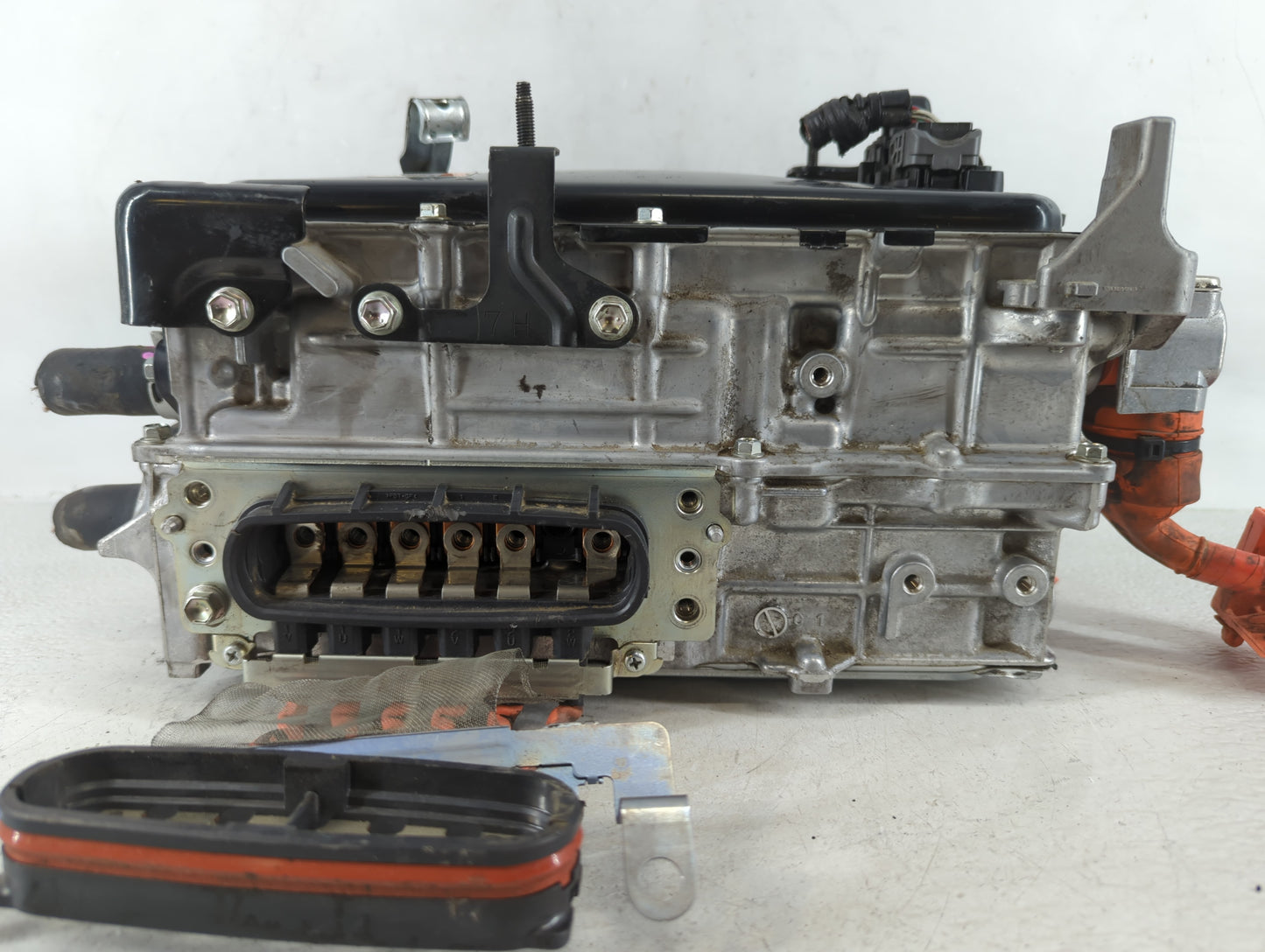 2019 Lexus Ux250h Hybrid DC Synergy Drive Power Inverter P/N:G9200-76020 Fits OEM Used Auto Parts - Oemusedautoparts1.com