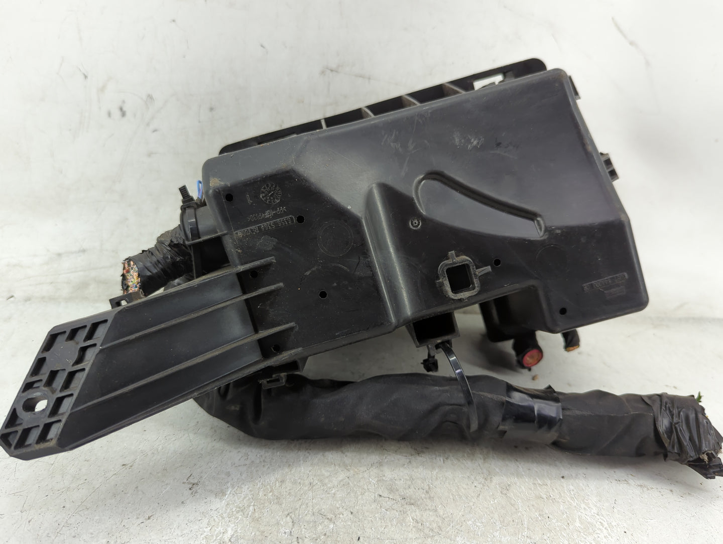 2019 Lincoln Continental Fusebox Fuse Box Panel Relay Module P/N:ju5t-14A003-GA Fits OEM Used Auto Parts - Oemusedautoparts1