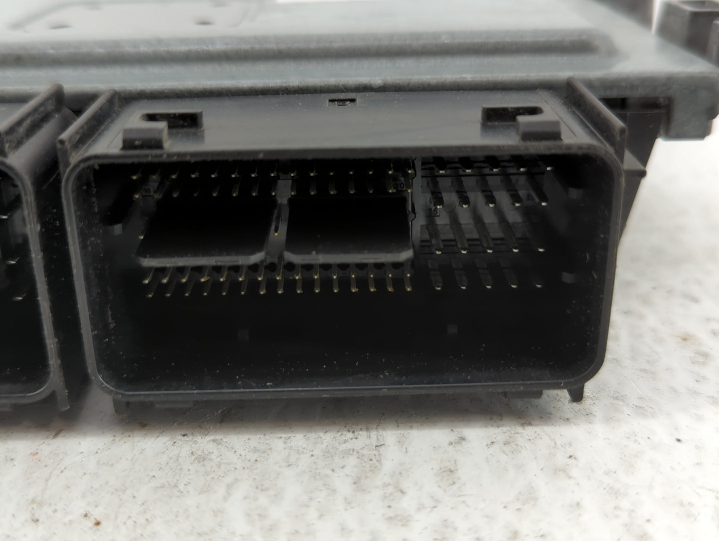 2019 Lincoln Continental PCM Engine Control Computer ECU ECM PCU OEM P/N:HD9A-12A650-UA Fits Fits 2015 2016 2017 2018 OEM Us