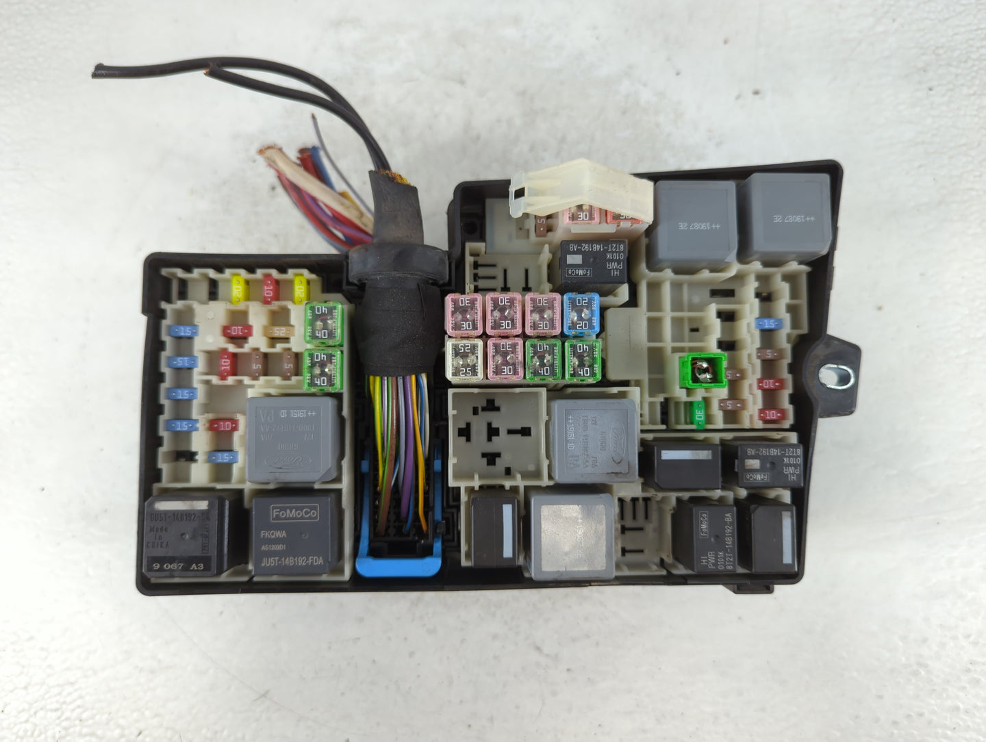 2018-2019 Lincoln Mkc Fusebox Fuse Box Panel Relay Module P/N:AV6T-14A067-AD Fits Fits 2018 2019 OEM Used Auto Parts - Oemus