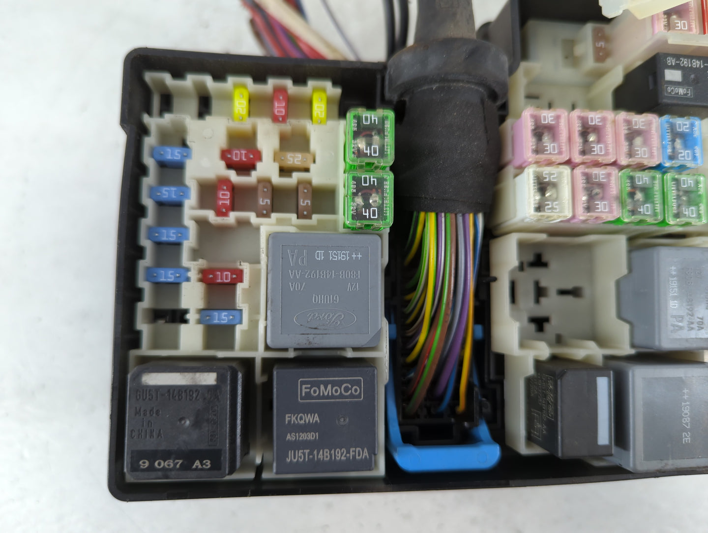2018-2019 Lincoln Mkc Fusebox Fuse Box Panel Relay Module P/N:AV6T-14A067-AD Fits Fits 2018 2019 OEM Used Auto Parts - Oemus