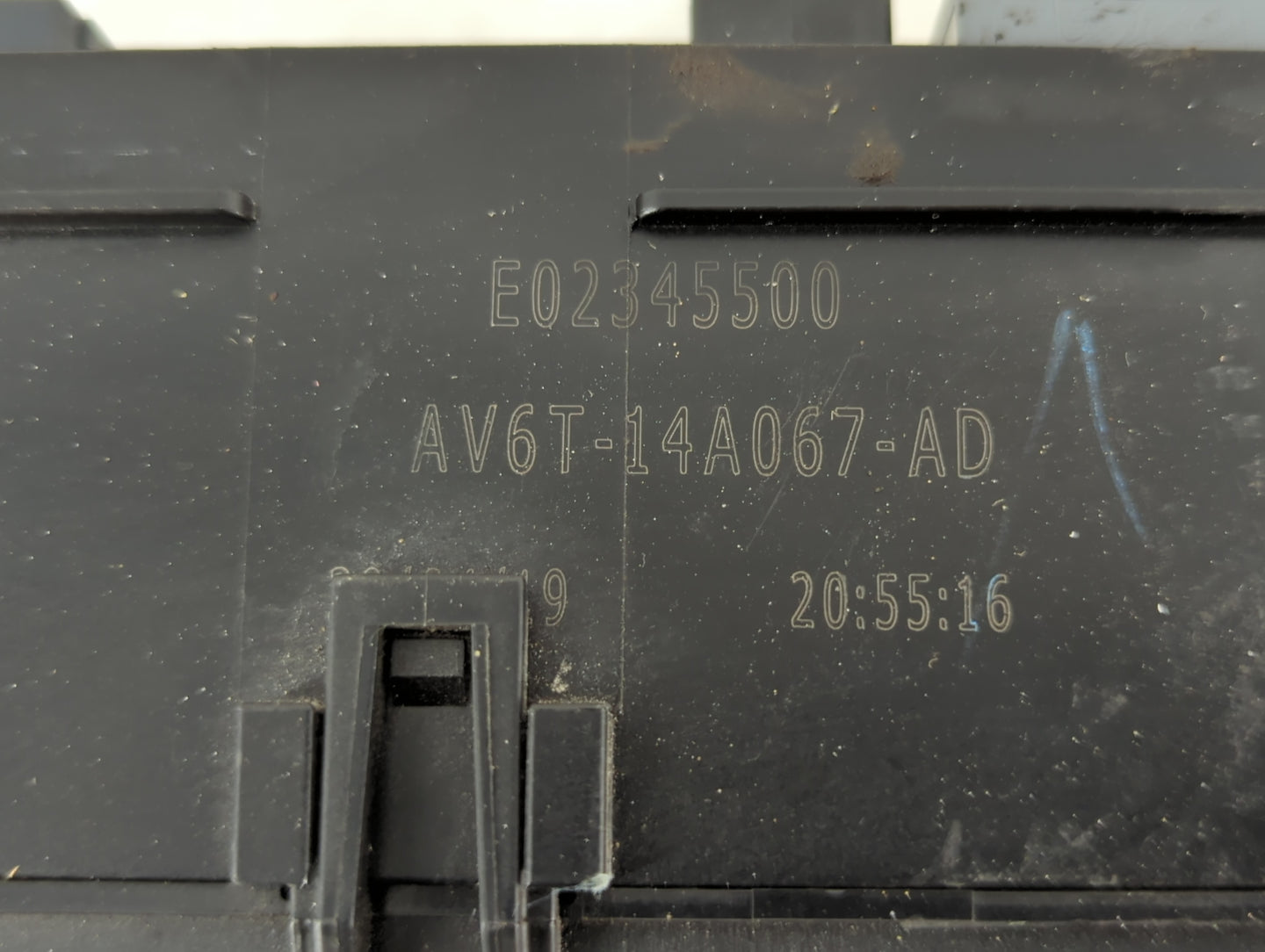 2018-2019 Lincoln Mkc Fusebox Fuse Box Panel Relay Module P/N:AV6T-14A067-AD Fits Fits 2018 2019 OEM Used Auto Parts - Oemus