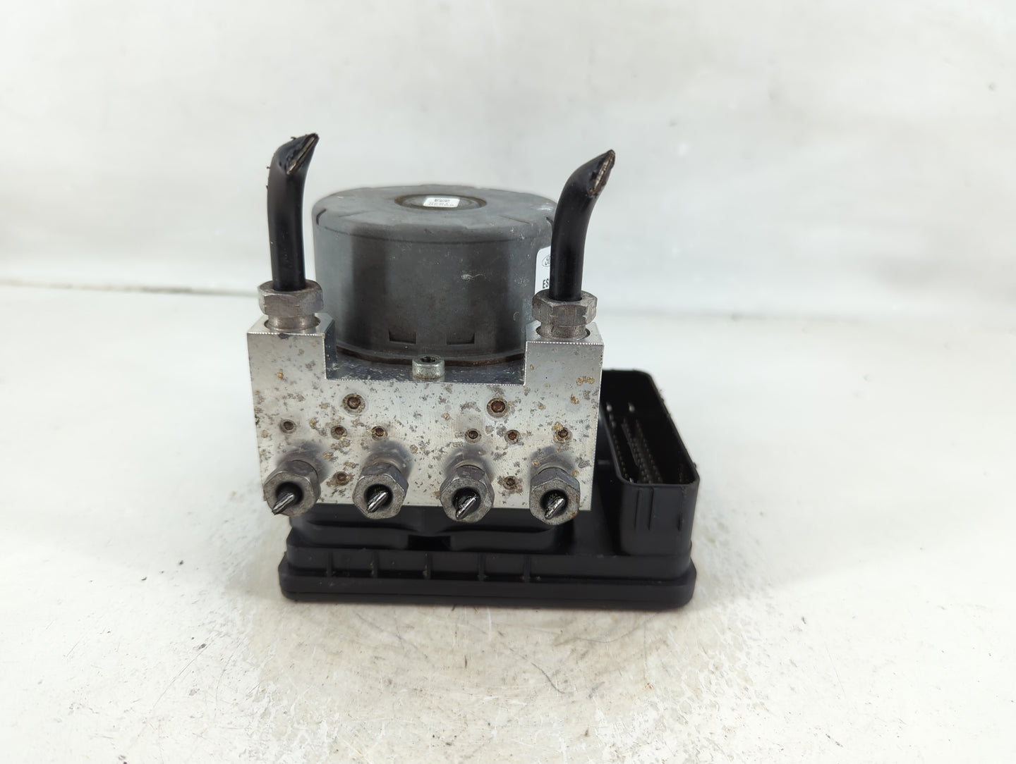 2019 Lincoln Mkc ABS Pump Control Module Replacement P/N:KJ7C-2C405-BB 47660-9HS0A Fits OEM Used Auto Parts - Oemusedautopar