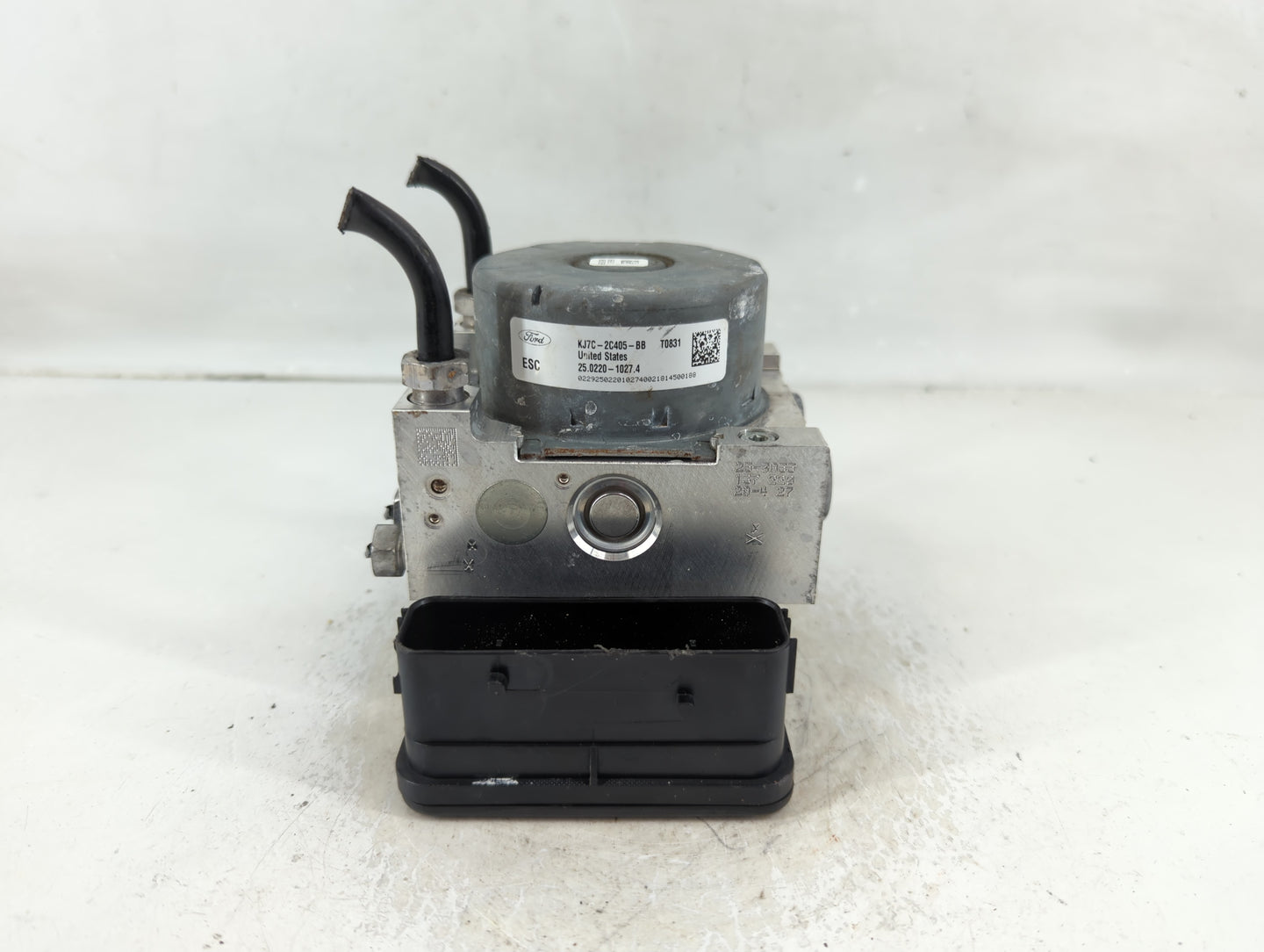 2019 Lincoln Mkc ABS Pump Control Module Replacement P/N:KJ7C-2C405-BB 47660-9HS0A Fits OEM Used Auto Parts - Oemusedautopar