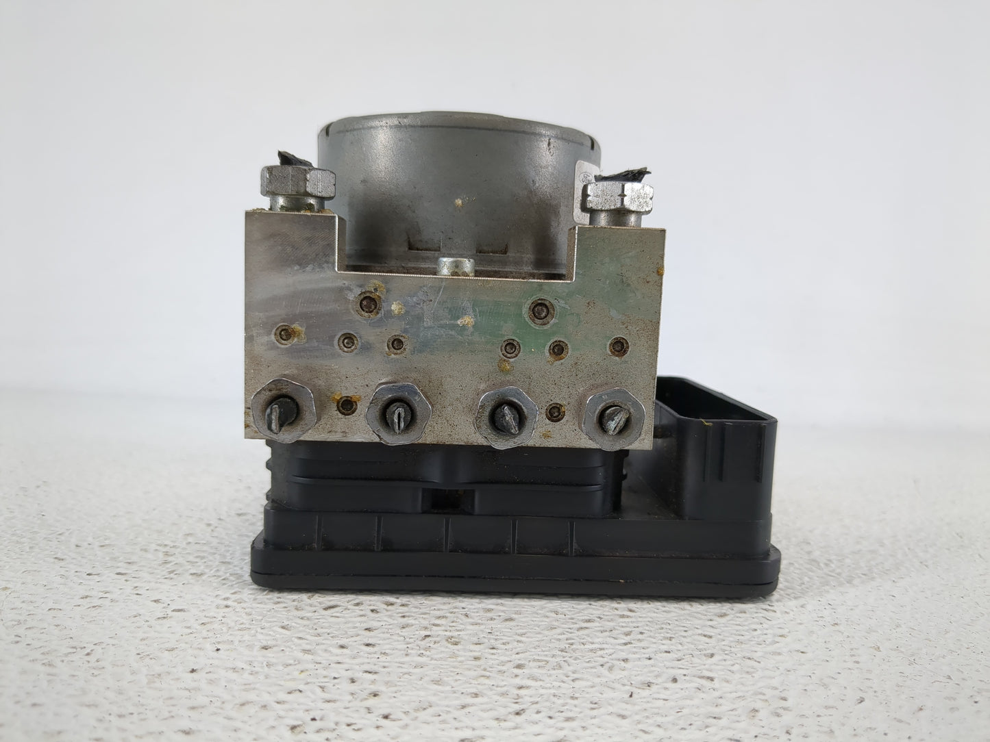 2019 Lincoln Mkc ABS Pump Control Module Replacement P/N:KJ7C-2C405-BB Fits OEM Used Auto Parts - Oemusedautoparts1.com