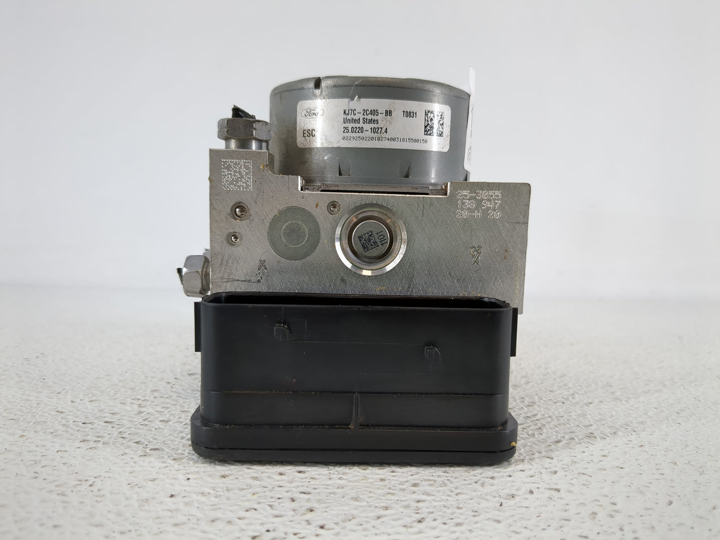 2019 Lincoln Mkc ABS Pump Control Module Replacement P/N:KJ7C-2C405-BB Fits OEM Used Auto Parts - Oemusedautoparts1.com