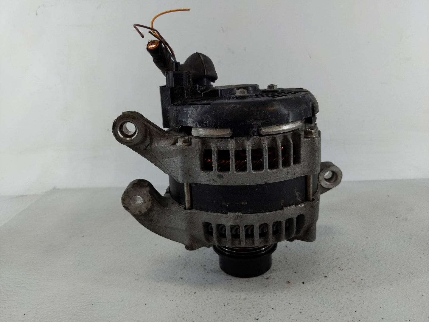 2015-2019 Lincoln Mkc Alternator Replacement Generator Charging Assembly Engine OEM P/N:G2GT-10300-BA Fits OEM Used Auto Par
