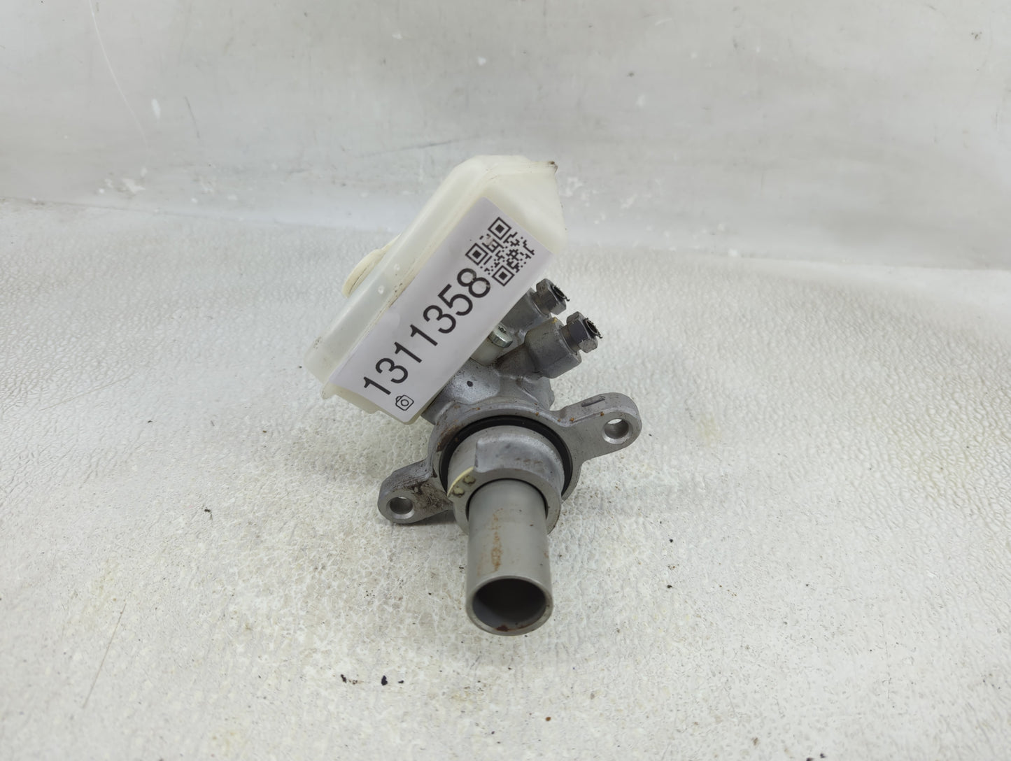 2015-2019 Lincoln Mkc Brake Master Cylinder - Oemusedautoparts1.com