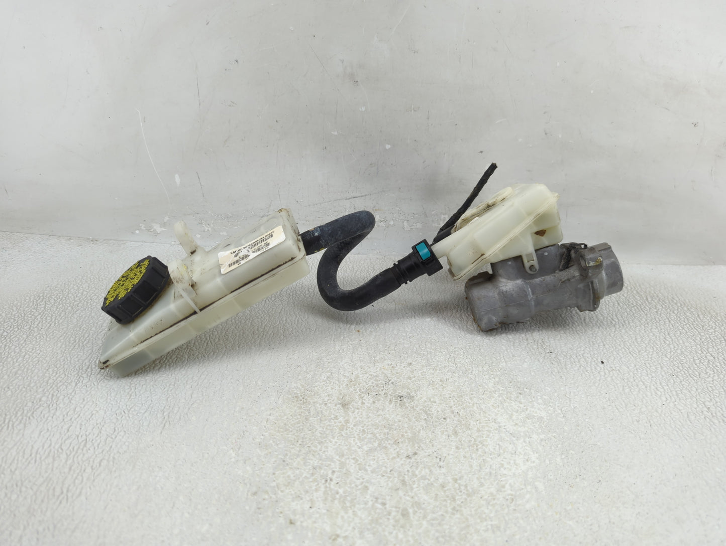 2015-2019 Lincoln Mkc Brake Master Cylinder 1312552 - Oemusedautoparts1.com