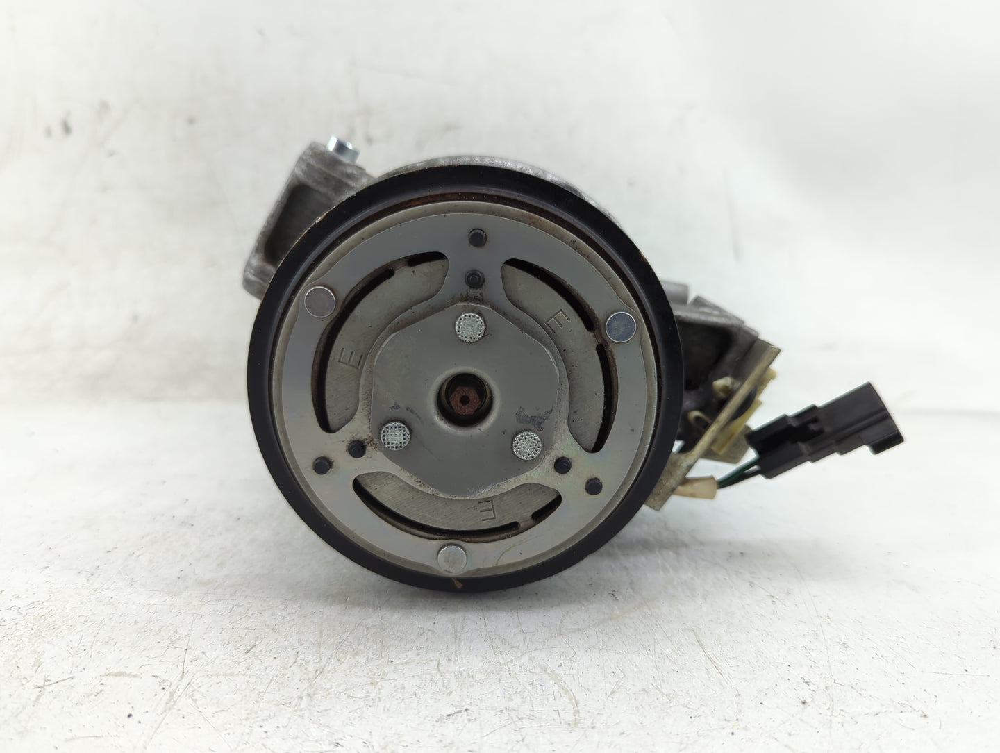 2017-2019 Lincoln Mkc Air Conditioning A/c Ac Compressor Oem - Oemusedautoparts1.com