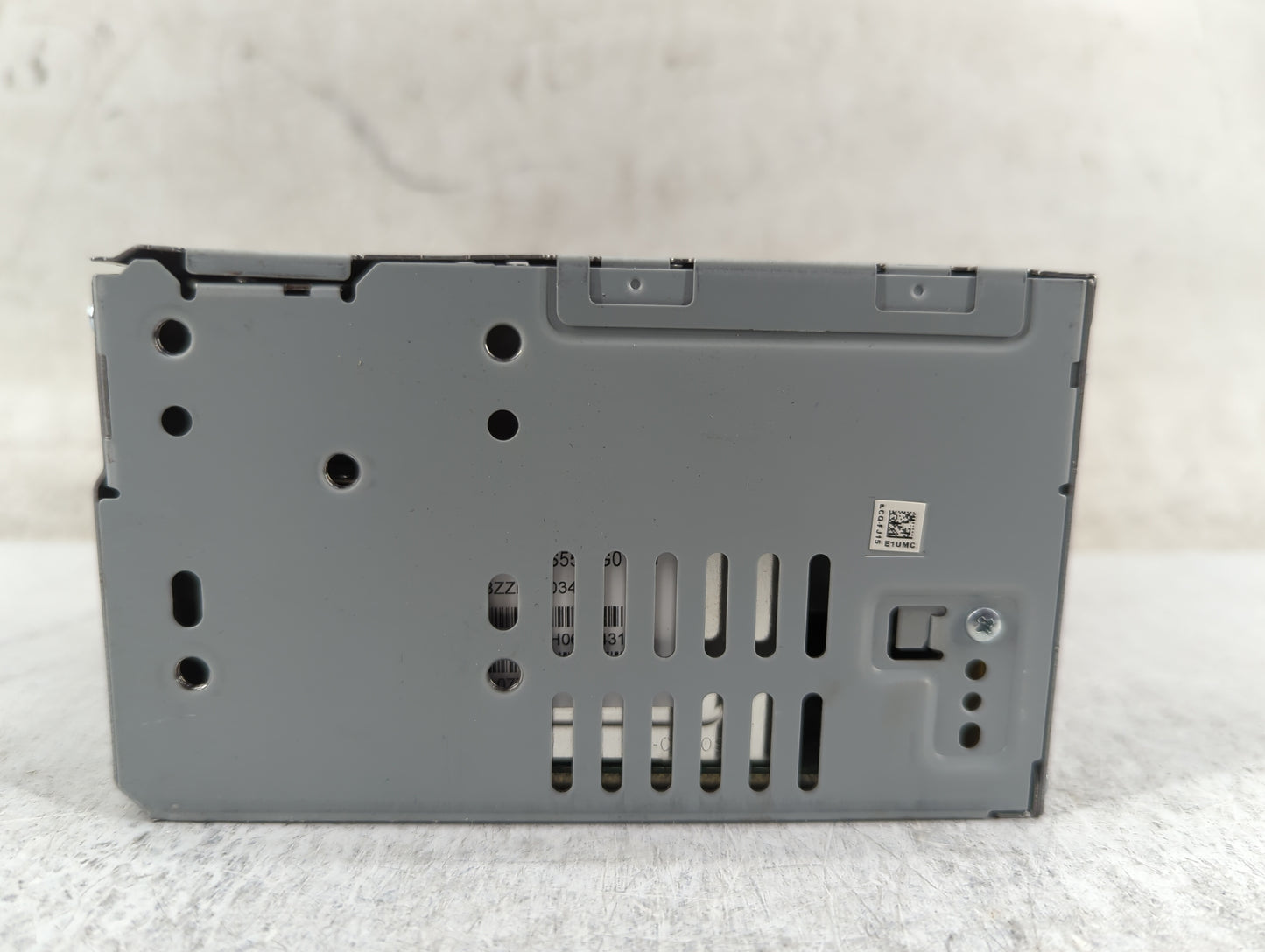 2017-2019 Lincoln Mkc Radio AM FM Cd Player Receiver Replacement P/N:GJ7T-19C107-ED Fits Fits 2017 2018 2019 OEM Used Auto P