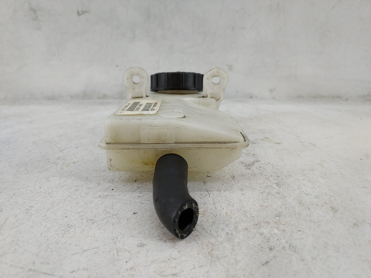 2015-2019 Lincoln Mkc Brake Master Cylinder 1498990 - Oemusedautoparts1.com
