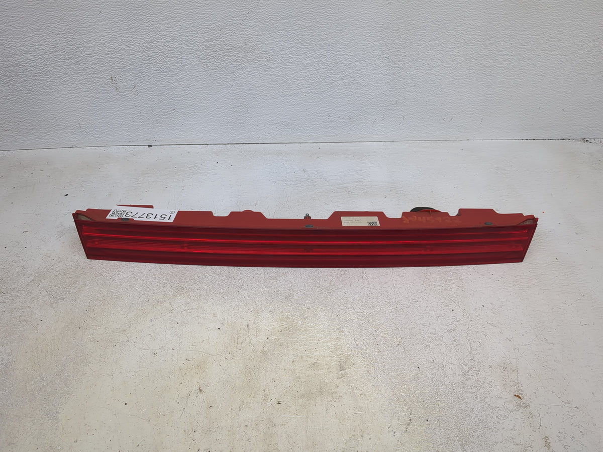 2015-2019 Lincoln Mkc Rear Center Lid Brake Light Tail Light Red - Oemusedautoparts1.com