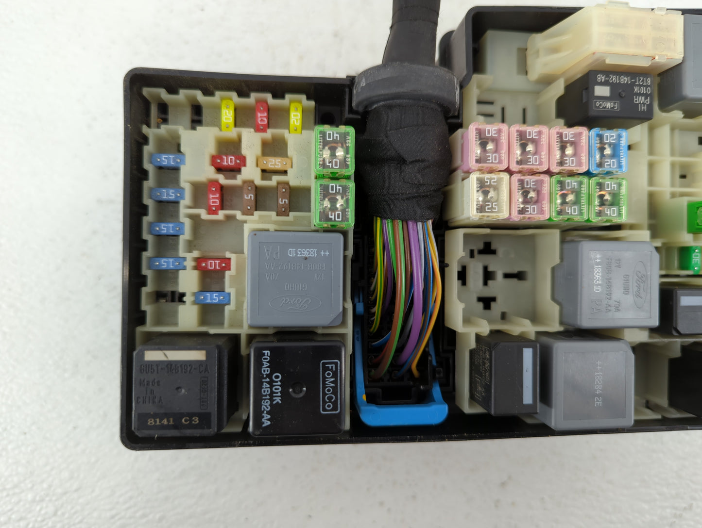 2018-2019 Lincoln Mkc Fusebox Fuse Box Panel Relay Module P/N:AV6T-14A067-AD Fits Fits 2018 2019 OEM Used Auto Parts - Oemus