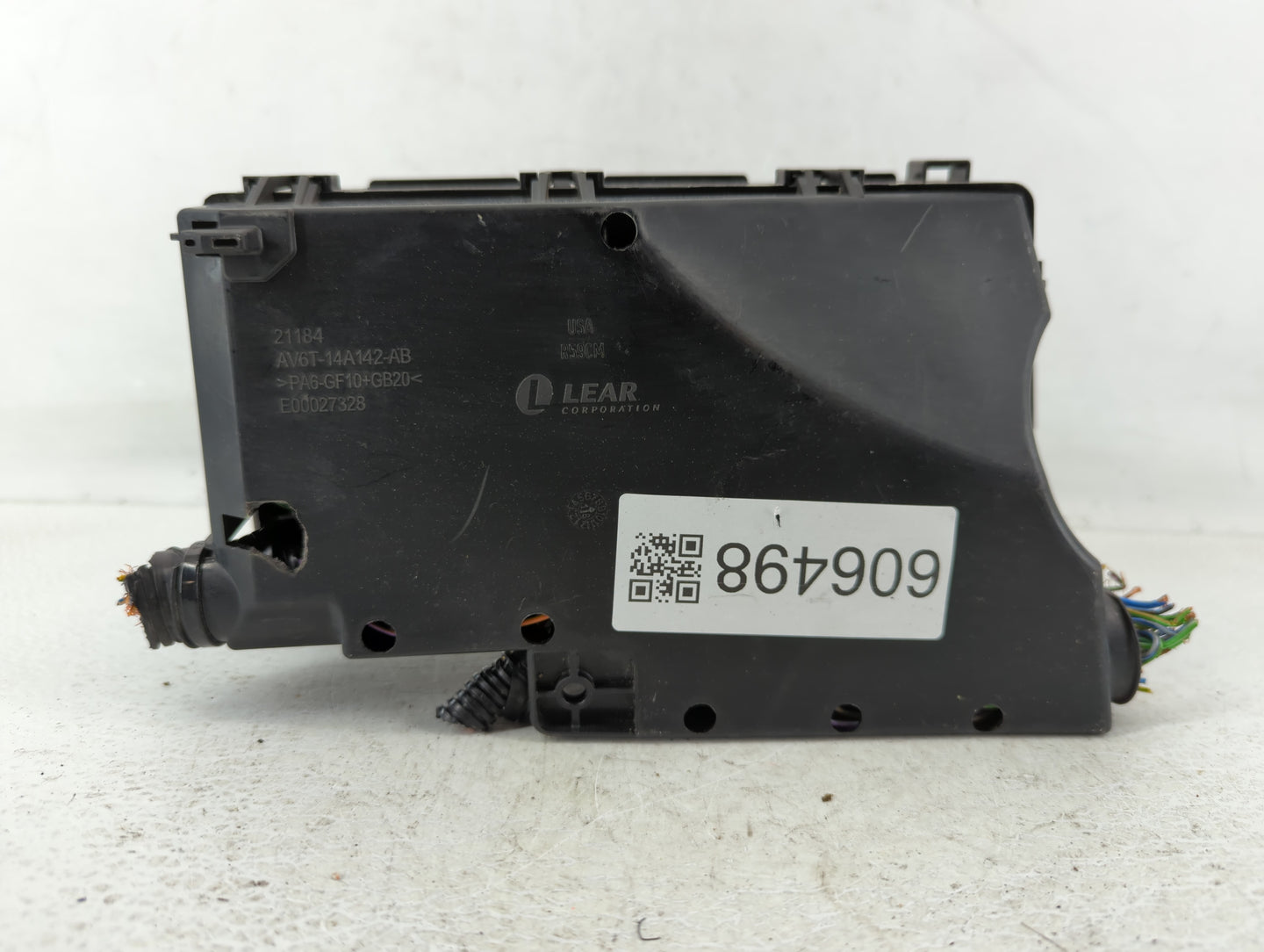 2018-2019 Lincoln Mkc Fusebox Fuse Box Panel Relay Module P/N:AV6T-14A067-AD Fits Fits 2018 2019 OEM Used Auto Parts - Oemus