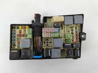 compare product 2018-2019 Lincoln Mkc Fusebox Fuse Box Panel Relay Module P/N:AV6T-14A142-AB Fits Fits 2018 2019 OEM Used Auto Parts