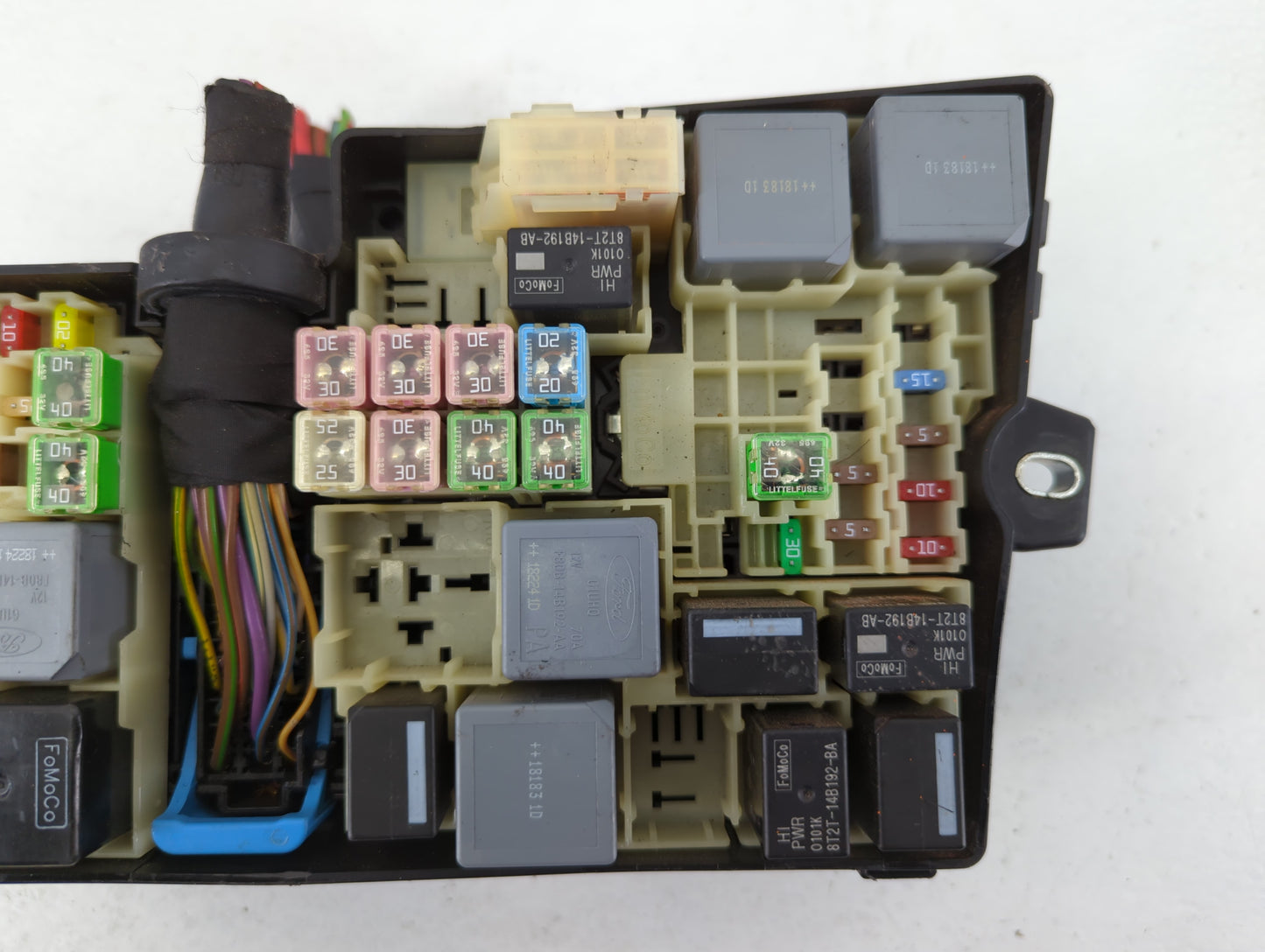 2018-2019 Lincoln Mkc Fusebox Fuse Box Panel Relay Module P/N:AV6T-14A142-AB Fits Fits 2018 2019 OEM Used Auto Parts - Oemus