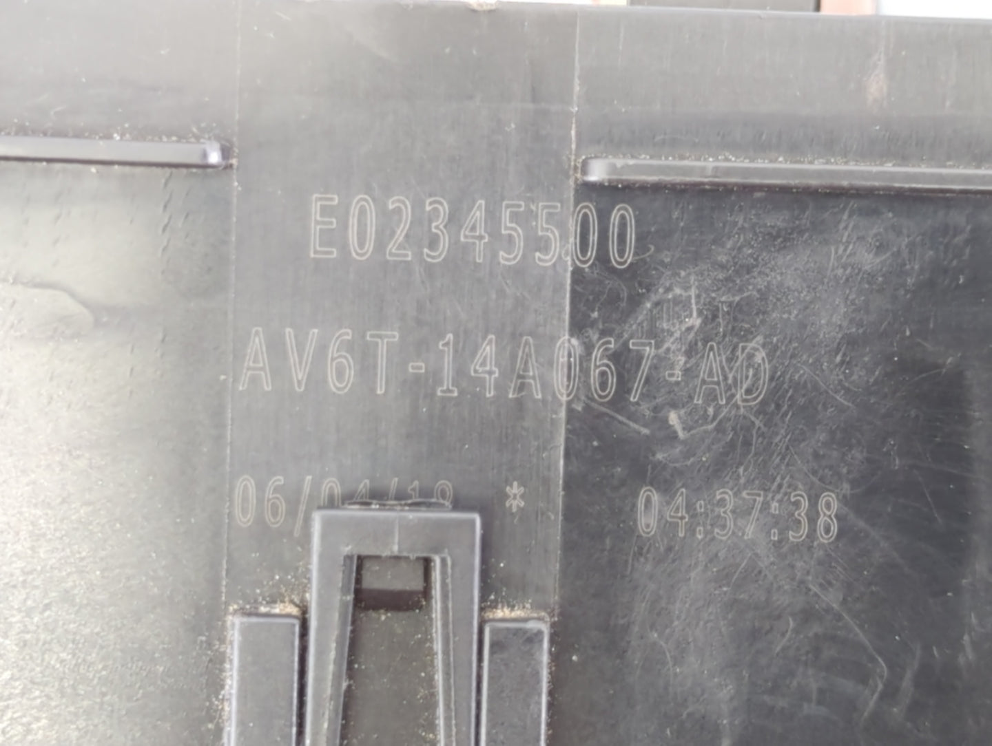 2018-2019 Lincoln Mkc Fusebox Fuse Box Panel Relay Module P/N:AV6T-14A142-AB Fits Fits 2018 2019 OEM Used Auto Parts - Oemus