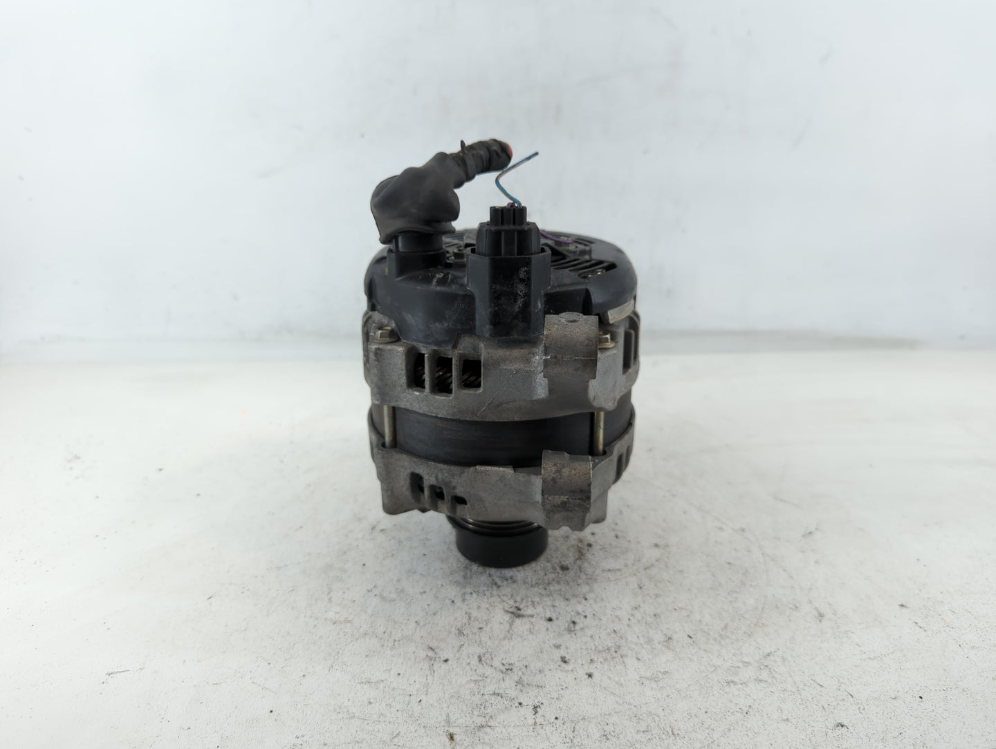 2015-2019 Lincoln Mkc Alternator Replacement Generator Charging Assembly Engine OEM P/N:G2GT-10300-BA Fits OEM Used Auto Par