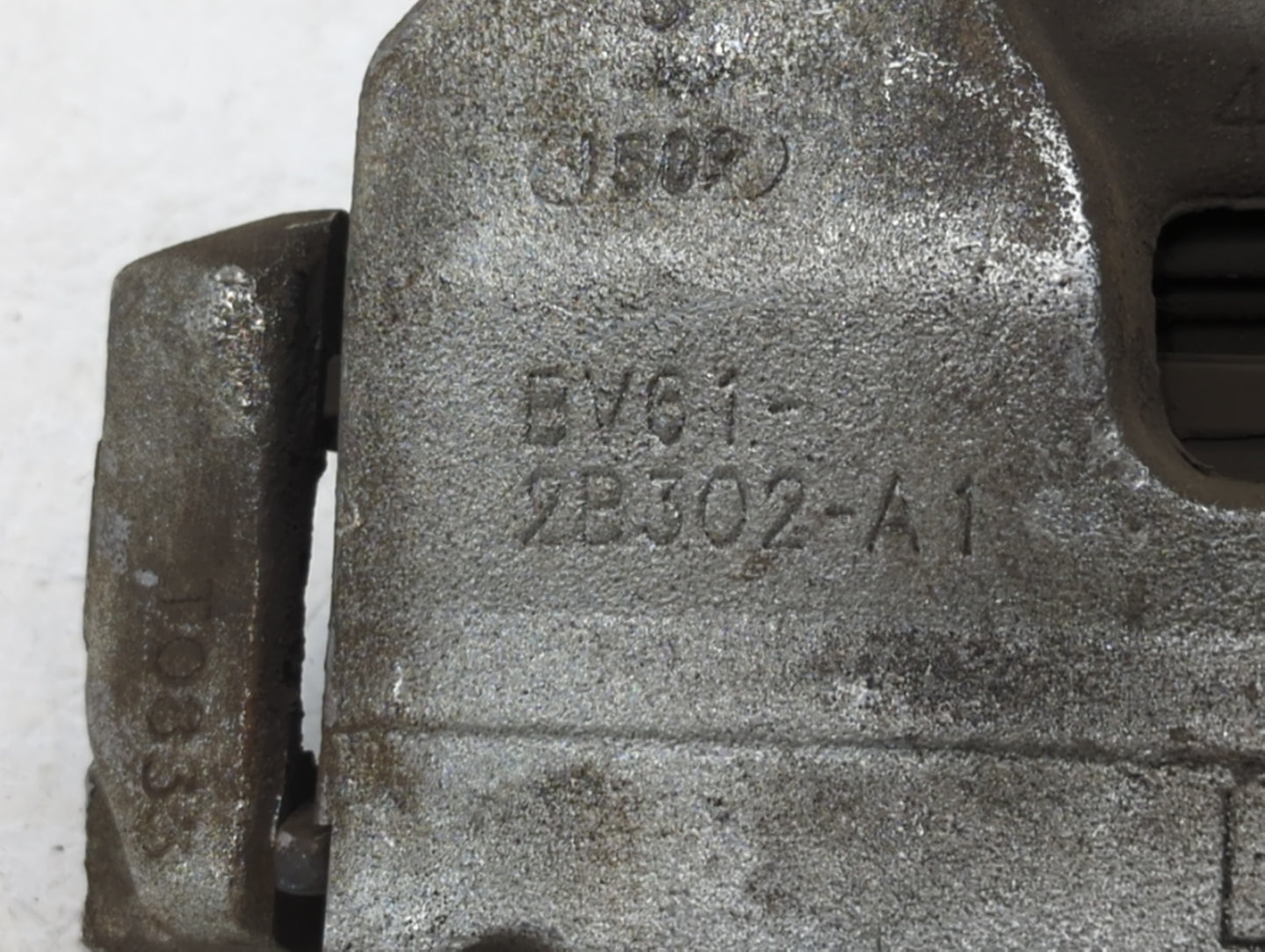2015-2019 Lincoln Mkc Front Driver Left Brake Caliper - Oemusedautoparts1.com