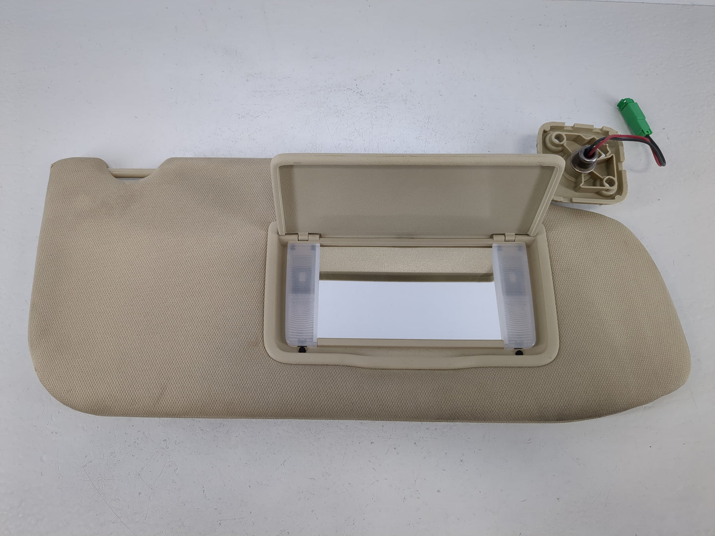 2013-2019 Lincoln Mkt Sun Visor Shade Replacement Passenger Right Mirror Fits OEM Used Auto Parts - Oemusedautoparts1.com
