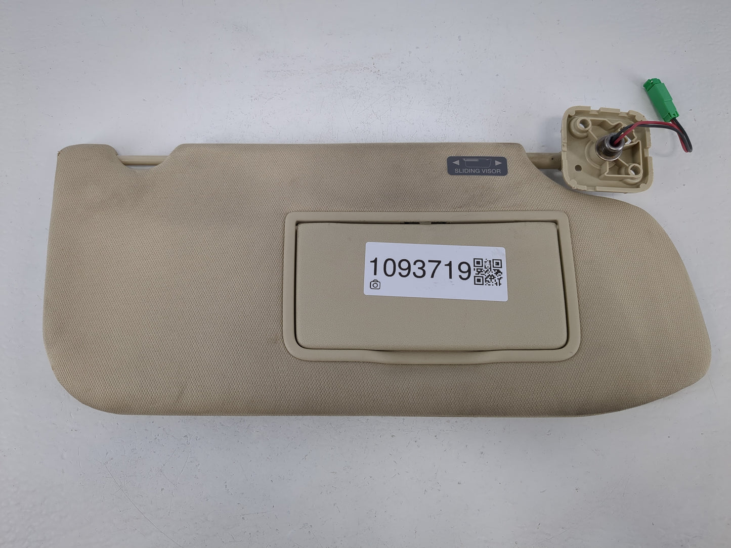 2013-2019 Lincoln Mkt Sun Visor Shade Replacement Passenger Right Mirror Fits OEM Used Auto Parts - Oemusedautoparts1.com
