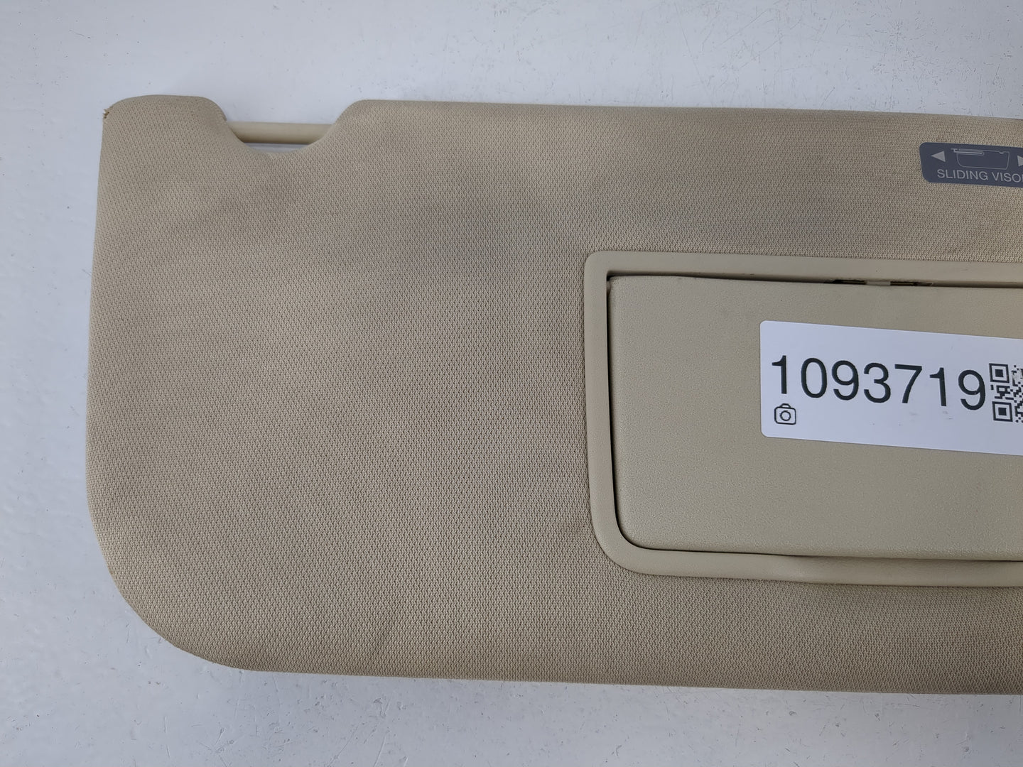 2013-2019 Lincoln Mkt Sun Visor Shade Replacement Passenger Right Mirror Fits OEM Used Auto Parts - Oemusedautoparts1.com