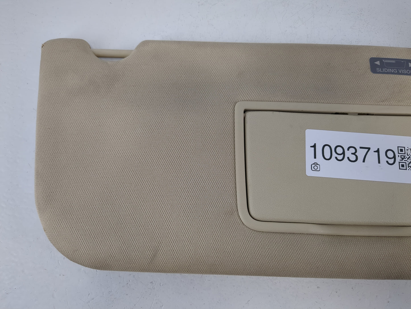 2013-2019 Lincoln Mkt Sun Visor Shade Replacement Passenger Right Mirror Fits OEM Used Auto Parts - Oemusedautoparts1.com