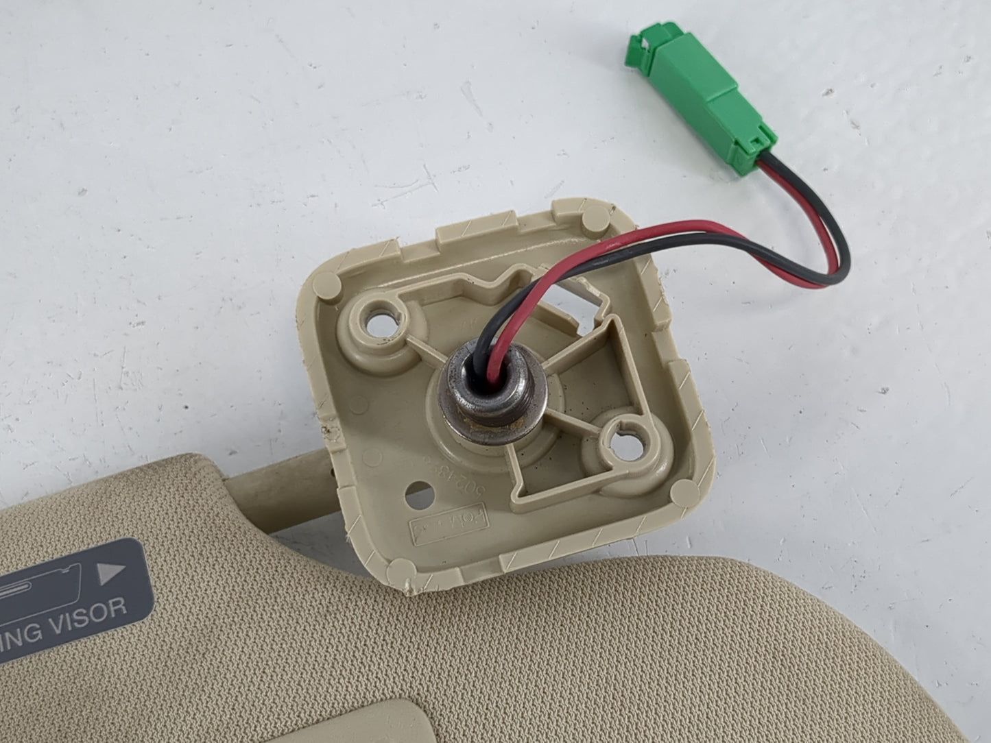 2013-2019 Lincoln Mkt Sun Visor Shade Replacement Passenger Right Mirror Fits OEM Used Auto Parts - Oemusedautoparts1.com