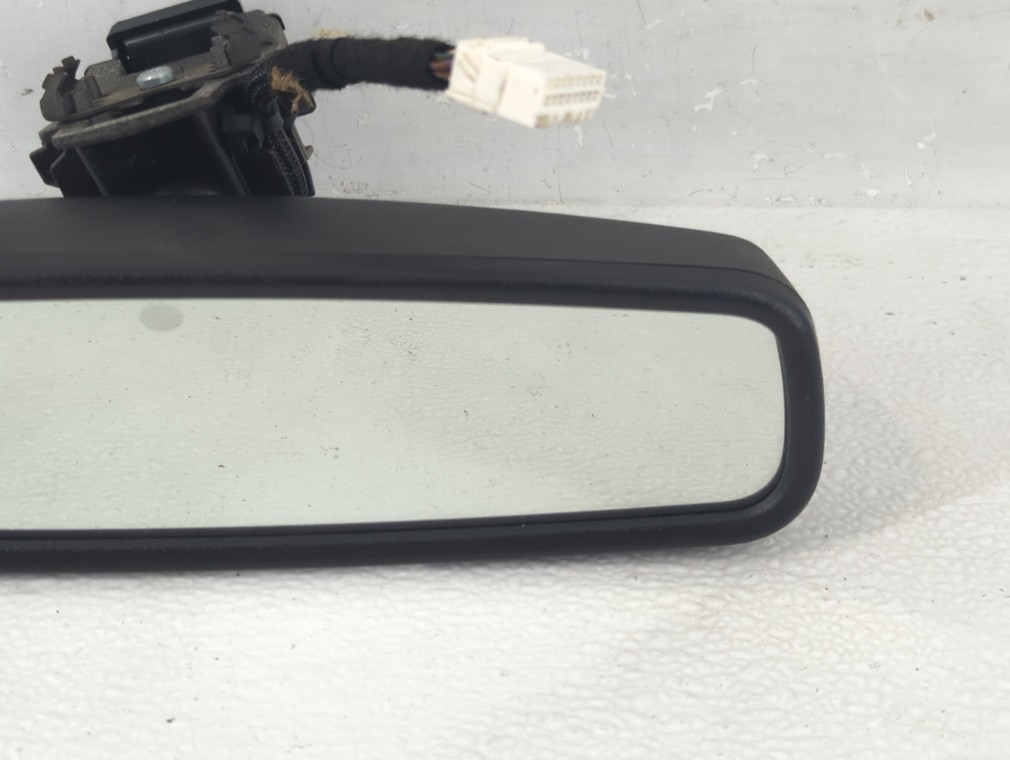 2013-2019 Lincoln Mkt Interior Rear View Mirror Replacement OEM P/N:E11046532 E11026532 Fits OEM Used Auto Parts - Oemusedau
