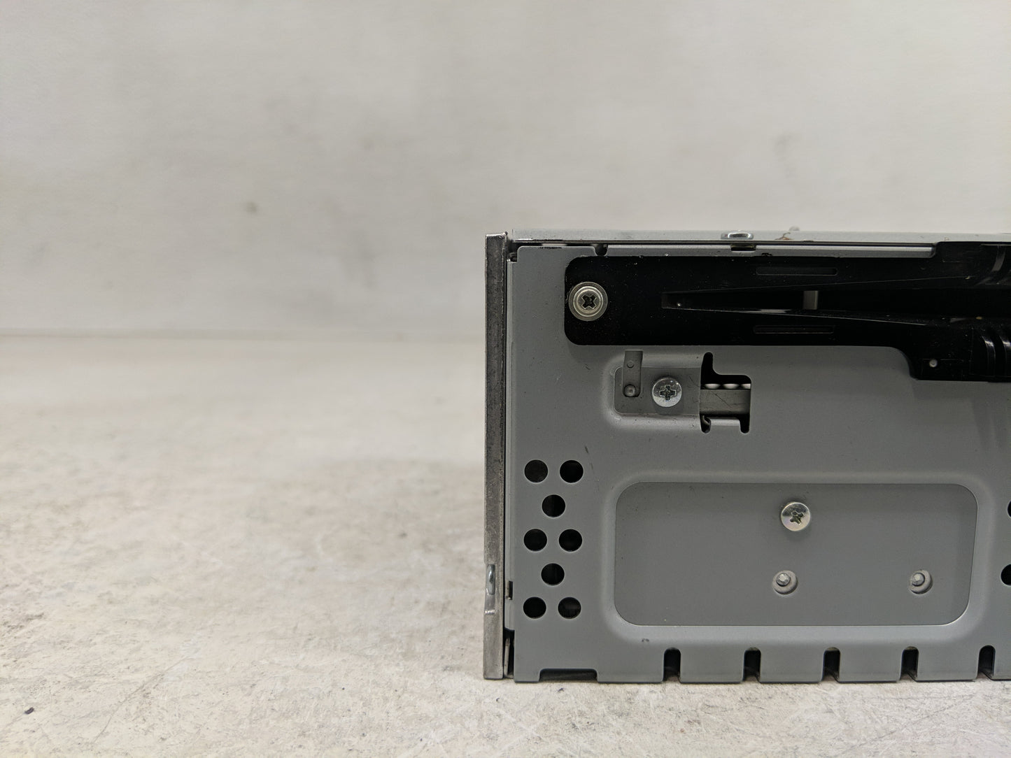 2019 Lincoln Mkt Radio AM FM Cd Player Receiver Replacement Fits OEM Used Auto Parts - Oemusedautoparts1.com