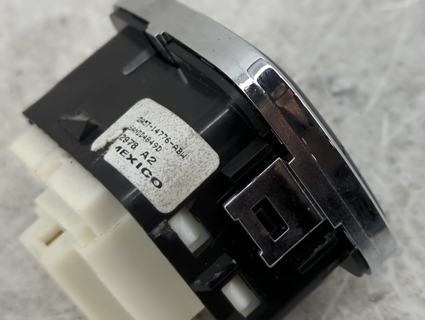 2013-2019 Lincoln Mkt Master Power Window Switch Replacement Driver Side Left P/N:DG9T-14776-ABW Fits OEM Used Auto Parts - 