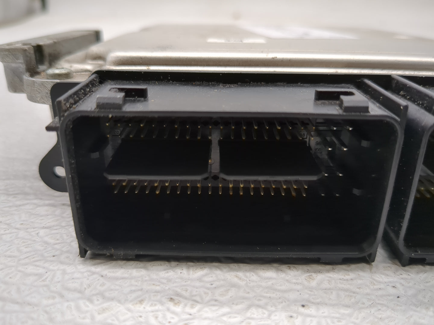 2017-2019 Lincoln Mkz PCM Engine Control Computer ECU ECM PCU OEM P/N:HP5A-12A650-AGB 0 261 S17 582 Fits Fits 2017 2018 2019