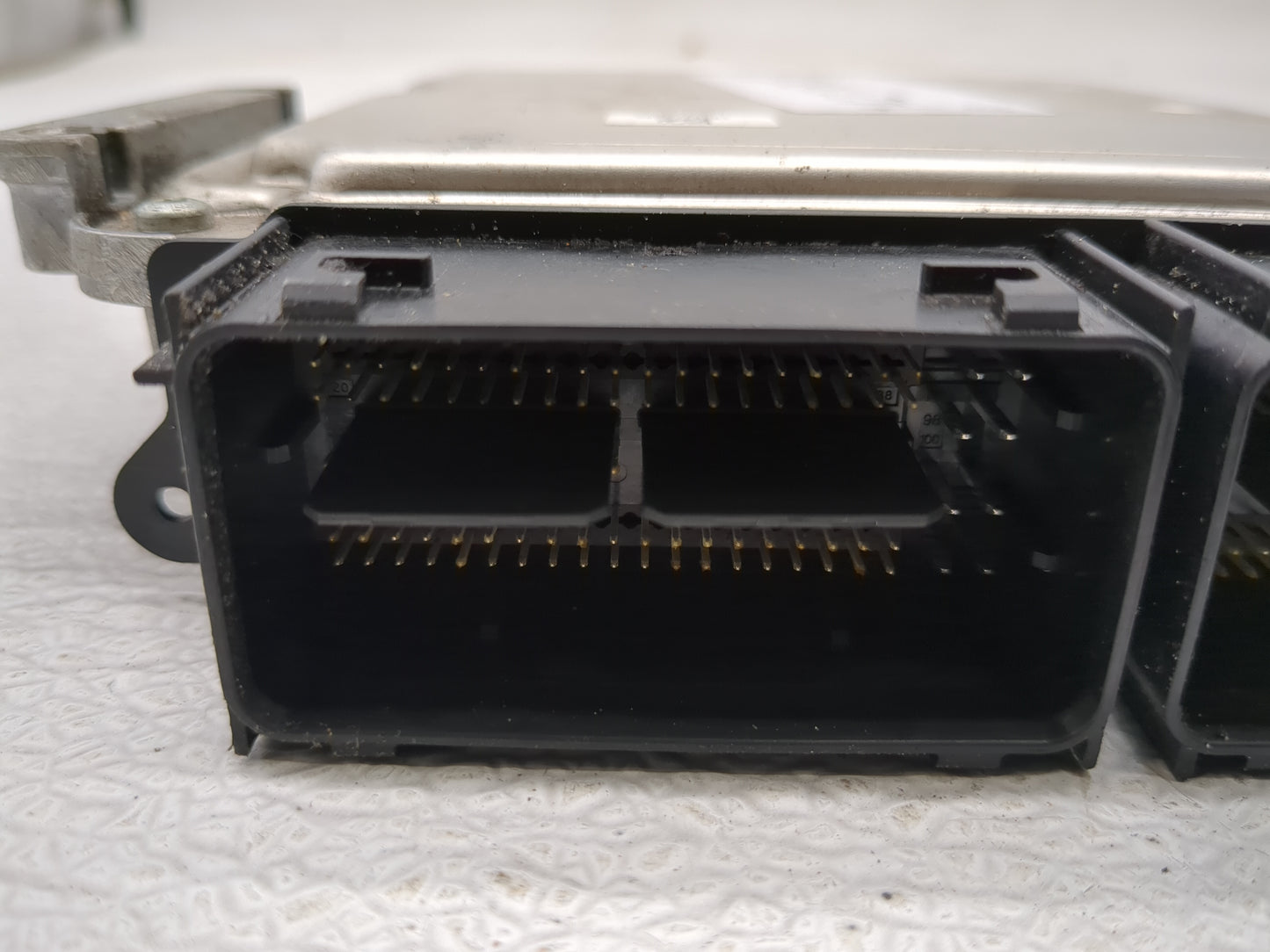2017-2019 Lincoln Mkz PCM Engine Control Computer ECU ECM PCU OEM P/N:HP5A-12A650-AGB 0 261 S17 582 Fits Fits 2017 2018 2019